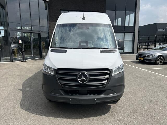 Mercedes-Benz eSprinter 320 L2 H2 Pro 81kWh / Snel laden 115Kw / Trekhaak / MBUX / Navigatie / Camera / Cruise control / Airco / 270 Graden achterdeuren