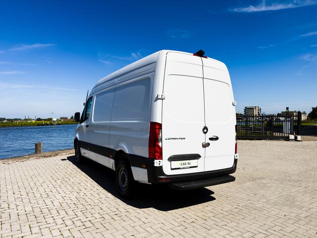 Mercedes-Benz eSprinter 314 L2 Pro 56kWh | 270° openslaande achterdeuren | Achteruitrijcamera | Snel laden |