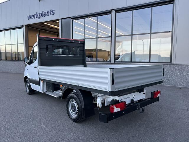 Mercedes-Benz eSprinter 320 L2 Select 81kWh / Snel laden 115kw / Open laadbak / Trekhaak / Distronic / MBUX / Smartphone-intergratie / Camera