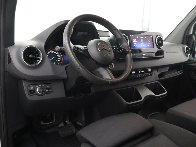 Mercedes-Benz eSprinter 314 | 81 Kwh | L2 H2 | RWD | PRO | 312 KM RANGE | Apple Carplay/Android Auto | Betimmering laadruimte | 3 zits | Trekhaak | Stoelverwarming | Achteruitrijcamera | Certified