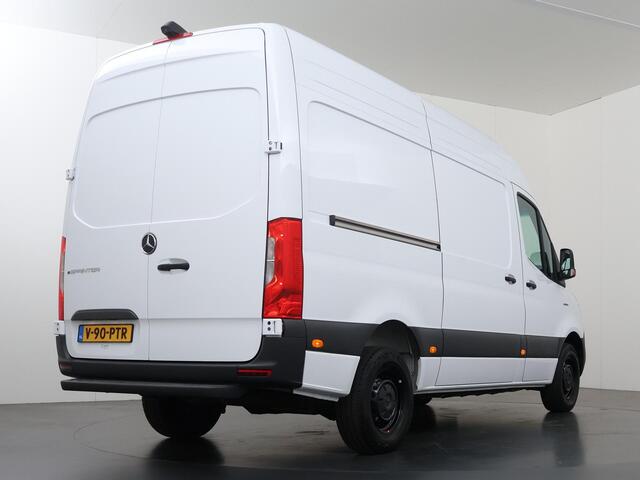 Mercedes-Benz eSprinter 320 L2 PRO | L2 H2 | 81 kWh | SNELLADEN 115 kWh | ACHTERUITRIJCAMERA | STOELVERWARMING | AIRCO | SMARTPHONE INTEGRATIE PAKKET | 3-ZITS | CRUISE CONTROL | W73 OPSTAP ACHTERDEUREN | CERTIFIED