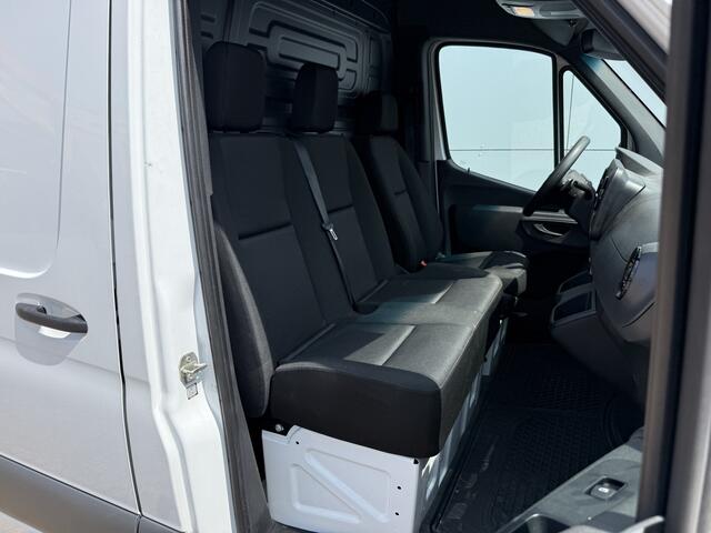Mercedes-Benz eSprinter 312 55kWh L2H2 Elektrisch 145km WLTP 95% (SOH) 80kw Snelladen Climate Control Camera