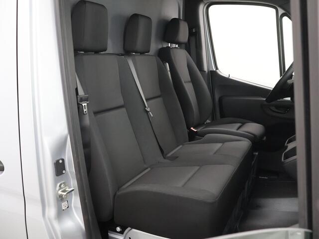 Mercedes-Benz eSprinter 314 GB L2 RWD PRO 100% elektrisch | 2000kg Trekhaak | 115Kw/u DC Snelladen | Smartphone integratie pakket | Carplay | Camera | Comfort bestuurdersstoel |