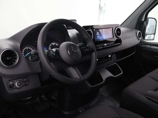 Mercedes-Benz eSprinter 314 L2 H2 PRO | 56 kWh | 100% elektrisch | Parkeerpakket met achteruitrijcamera | 2000kg Trekhaak | 115Kw/u DC Snelladen | Smartphone integratie pakket | Carplay | Camera | Comfort bestuurdersstoel |