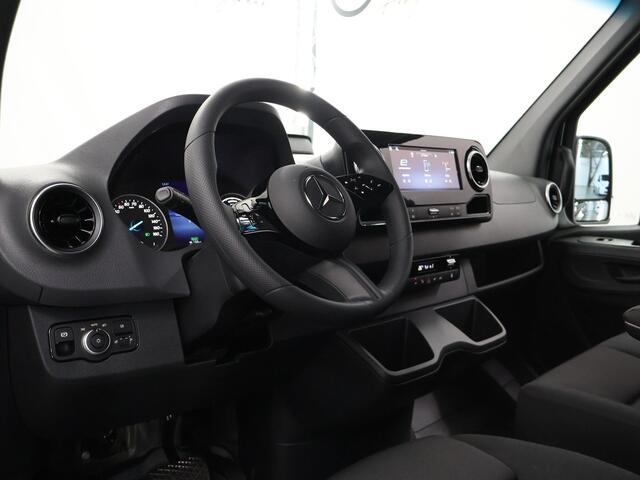 Mercedes-Benz eSprinter 314 L2 H2 RWD PRO 81kWh | Comfortbestuurdersstoel | Trekhaak | Smartphone integratie pakket | 115 kW Snelladen | Achteruitrijcamera |