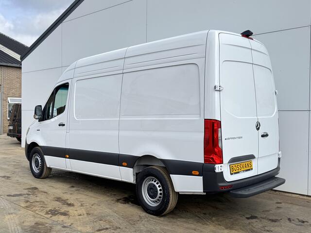Mercedes-Benz eSprinter 314 Pro 81kWh Nieuw model! 313km WLTP 2000kg Trekvermogen L2 115kw Snelladen Adaptieve Cruise Widescreen Camera