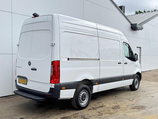 Mercedes-Benz eSprinter 314 Pro 81kWh Nieuw model! 313km WLTP 2000kg Trekvermogen L2 115kw Snelladen Adaptieve Cruise Widescreen Camera