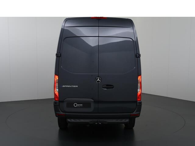 Mercedes-Benz eSprinter 414 | L2 H2 | PRO | 81kWh | CRUISE CONTROL | 3-ZITS | APPLE CARPLAY / ANDROID AUTO | STANDKACHEL | PARKEERCAMERA | 115 KWH SNELLADEN | TREKHAAK