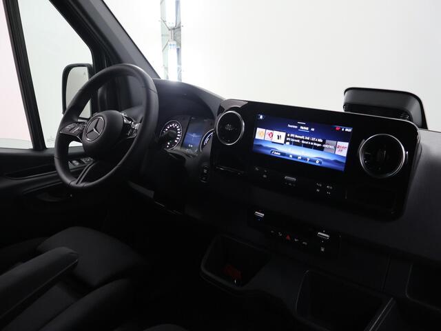 Mercedes-Benz eSprinter 414 | L2 H2 | PRO | 81kWh | CRUISE CONTROL | 3-ZITS | APPLE CARPLAY / ANDROID AUTO | STANDKACHEL | PARKEERCAMERA | 115 KWH SNELLADEN | TREKHAAK