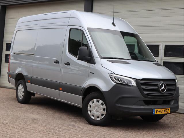 Mercedes-Benz eSprinter 314 56 kWh L2H2 RWD - New Model - LED - Winter pakket