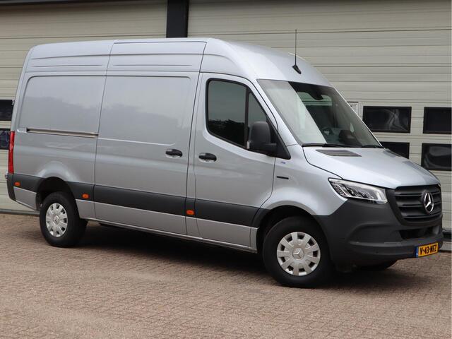 Mercedes-Benz eSprinter 314 56 kWh L2H2 RWD - New Model - LED - Winter pakket