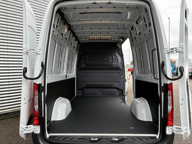 Mercedes-Benz eSprinter 320 L2 Pro-Edition 81kWh | 204pk | Wltp 313km | Navigatie | Trekhaak etc
