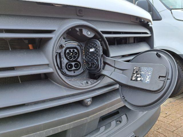 Mercedes-Benz eSprinter 420 81kWh Select Bakwagen - Laadklep 4.250 KG - L3 WB 433 cm