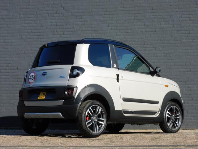 Microcar M.GO Brommobiel 6 White TOPSTAAT! ACHTERUITRIJCAMERA! PARKEERSENSOREN! BLUETOOTH!