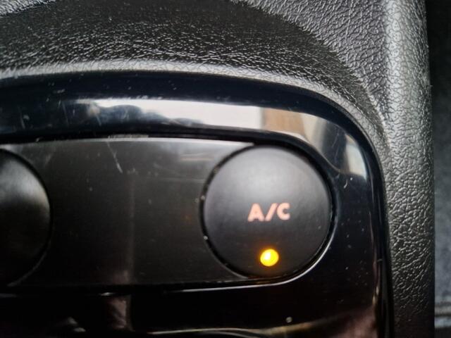 Microcar M.GO 6 X COLORPACK RED + AIRCONDITIONING