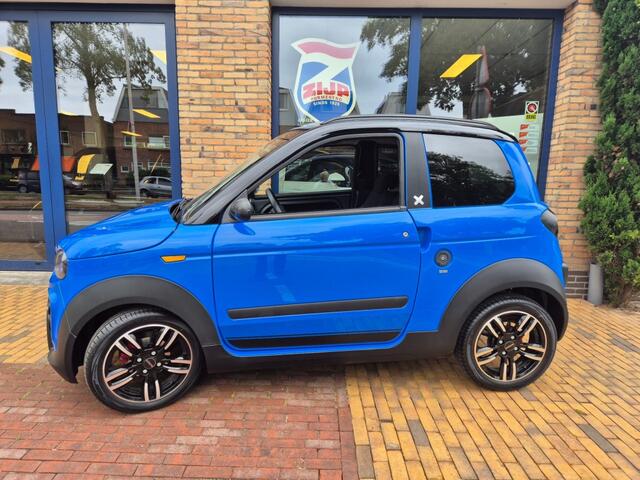 Microcar M.GO 6 X COLORPACK + AIRCONDITIONING + STUURBEKRACHTIGING
