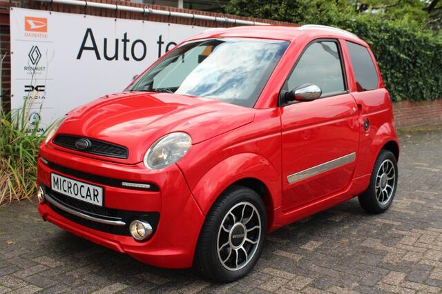 Microcar M.GO Premium met slechts 15.401 km !