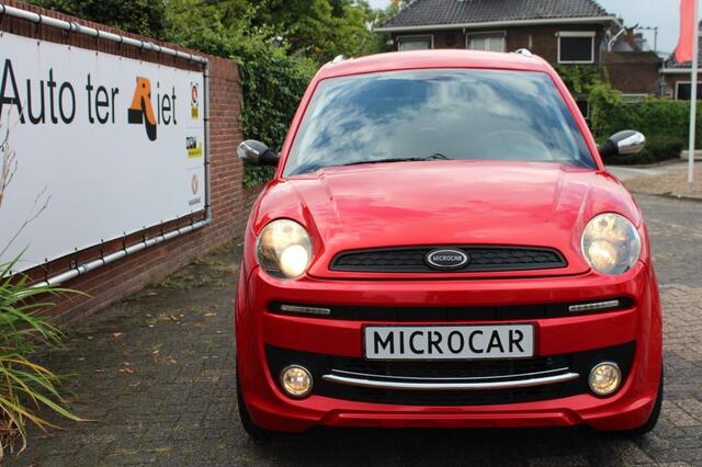Microcar M.GO Premium met slechts 15.401 km !