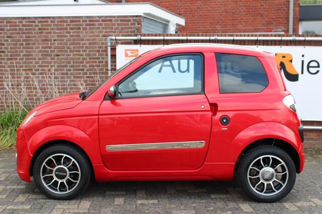 Microcar M.GO Premium met slechts 15.401 km !