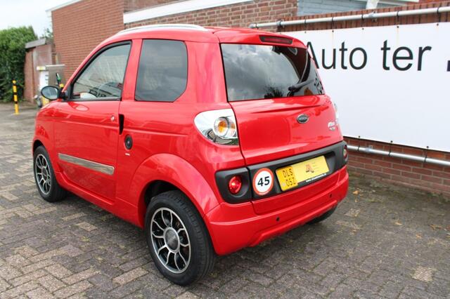 Microcar M.GO Premium met slechts 15.401 km !