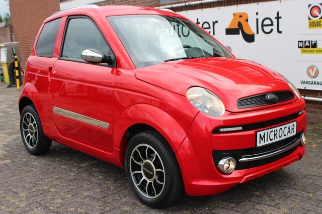 Microcar M.GO Premium met slechts 15.401 km !