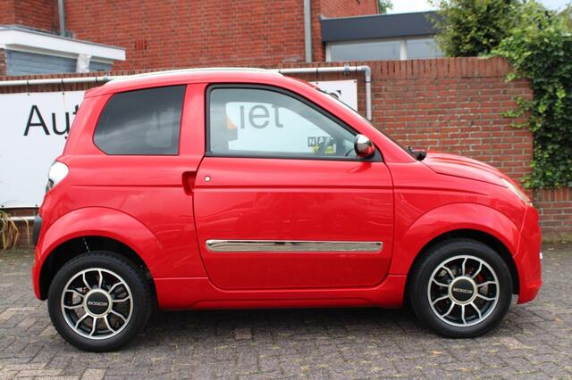 Microcar M.GO Premium met slechts 15.401 km !