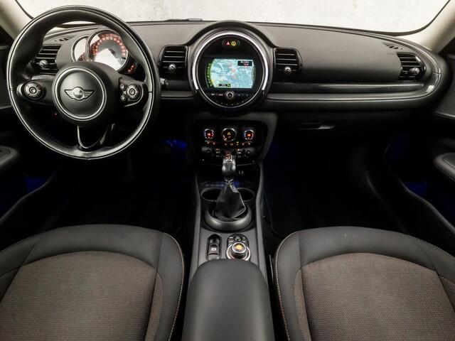 Mini CLUBMAN Mini 1.5 One Pepper Business Sport Automaat (NAVIGATIE, CLIMATE, STOELVERWARMING, GETINT GLAS, SPORTSTOELEN, CRUISE, PARKEERSENSOREN, NIEUWSTAAT)
