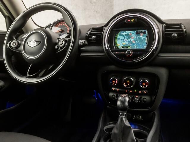 Mini CLUBMAN Mini 1.5 One Pepper Business Sport Automaat (NAVIGATIE, CLIMATE, STOELVERWARMING, GETINT GLAS, SPORTSTOELEN, CRUISE, PARKEERSENSOREN, NIEUWSTAAT)