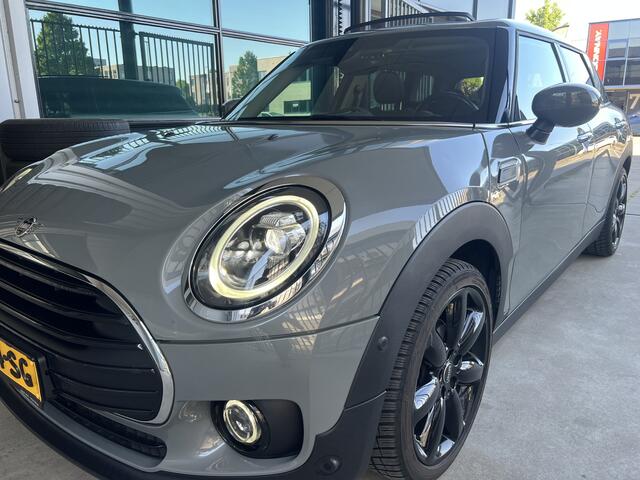 Mini CLUBMAN Mini 1.5 One Chili | AUTOMAAT | SCHUIF/KANTELDAK | CARPLAY/ANDROID | CAMERA | NAVI | ADAPTIVE CRUISE CONTROL | KEYLESS | CLIMATE CONTROL | PDC V+A | LMV 18'' | STOELVERWARMING