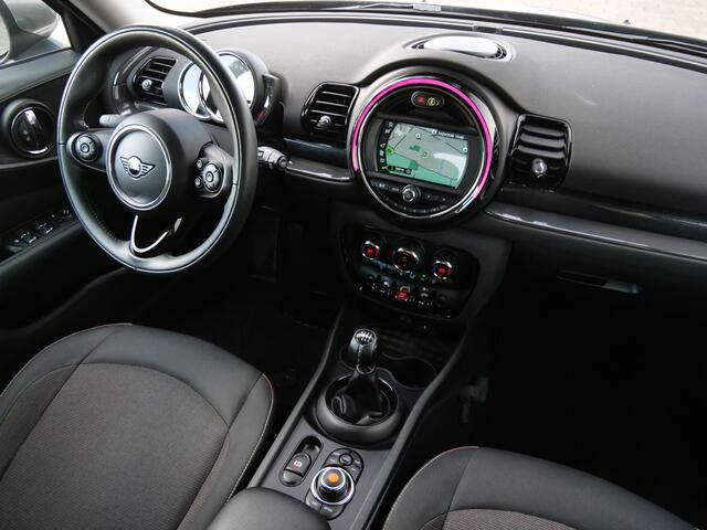 Mini CLUBMAN Mini 1.5 102pk One Business Edition Navigatie / Parkeersensoren / 17 inch