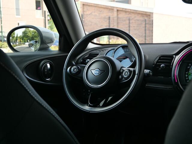 Mini CLUBMAN Mini 1.5 102pk One Business Edition Navigatie / Parkeersensoren / 17 inch