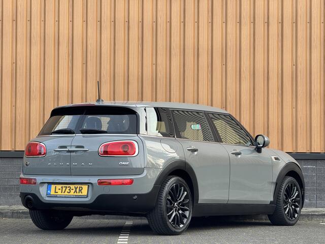 Mini CLUBMAN Mini 1.5 One Pepper Serious Business | Stoelverwarming | Keyless Go / Keyless Entry | Airconditioning | 17" Lichtmetaal | Parkeersensoren | Bluetooth | Isofix | Elektrische Ramen |