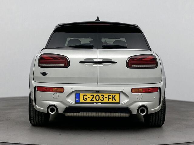 Mini CLUBMAN Mini 2.0 JCW ALL4 Chili Driver Assistance Pack | Driving Assistant | Serious Business-pakket | achteropkomend verkeer waarschuwing | airco automatisch | cruise control | LED koplampen | lederen/stof bekleding | lichtmetalen velgen 18"| elektrisch glazen p