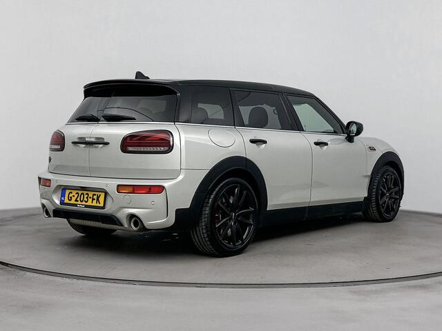 Mini CLUBMAN Mini 2.0 JCW ALL4 Chili Driver Assistance Pack | Driving Assistant | Serious Business-pakket | achteropkomend verkeer waarschuwing | airco automatisch | cruise control | LED koplampen | lederen/stof bekleding | lichtmetalen velgen 18"| elektrisch glazen p