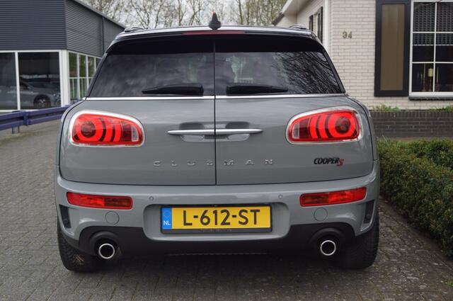 Mini CLUBMAN 2.0 Cooper S Pepper (192pk) HUD/18inch/Keyless/LED/ACC/Sfeerverlichting