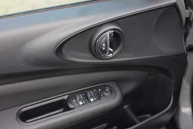 Mini CLUBMAN Mini 1.5 AUTOMAAT | NAVI | LED | NL-AUTO | 1e EIG!