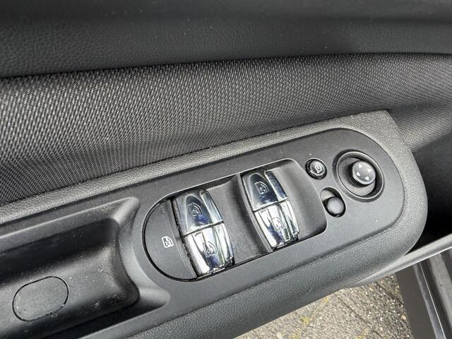 Mini CLUBMAN Mini 1.5 One Business | Panoramadak | Navigatie | Camera | Lichtmetalen Velgen |