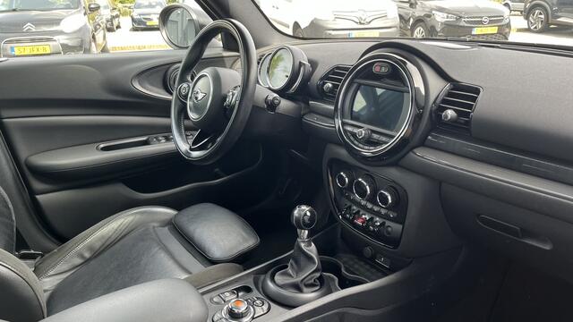 Mini CLUBMAN Mini 1.5 One Business Edition / Airco-ecc / Navigatie / Panorama schuifdak / Leder / Cruise-ctr. / Apk 10-2026