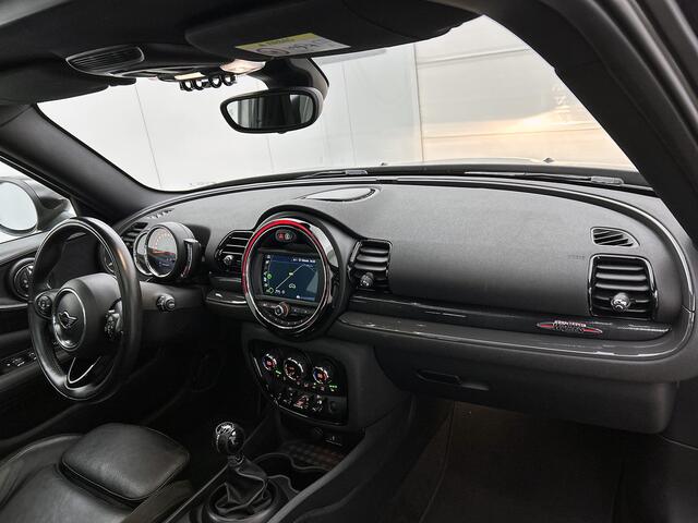 Mini CLUBMAN Mini 1.5 One Business Edition / Airco-ecc / Navigatie / Panorama schuifdak / Leder / Cruise-ctr. / Apk 10-2026