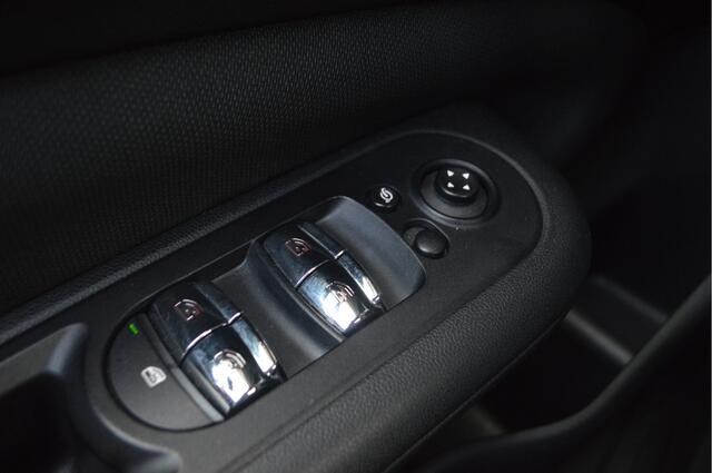 Mini CLUBMAN One Salt / Cruise Control / PDC / Navigatie / Multifunctioneel stuurwiel