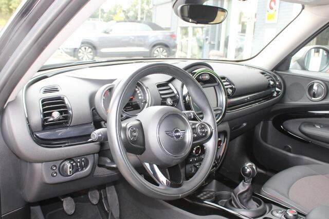 Mini CLUBMAN 1.5 ONE Pepper Serious Buss. Climate Templim. Blackline PDC 17LM