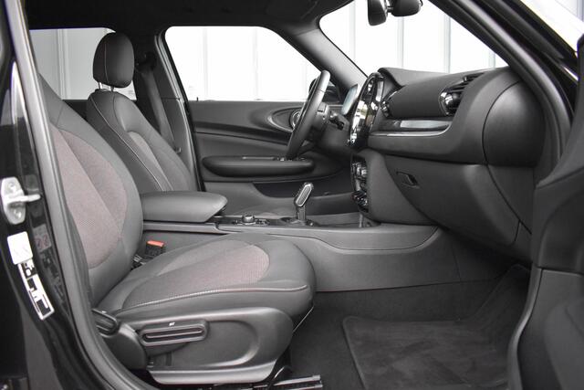 Mini CLUBMAN 1.5 One Aut. | Xenon/LED | Stoelverwarming | Keyless | Navi | DAB | Black Pack