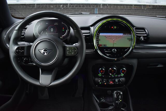 Mini CLUBMAN 1.5 One Aut. | Xenon/LED | Stoelverwarming | Keyless | Navi | DAB | Black Pack