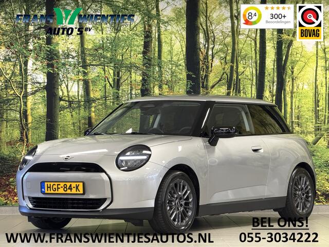 Mini COOPER Mini E Essential 40.7 kWh | Nieuw ! | 37 Kilometer! | Camera | Lane Assist | Dodehoeksensor | Apple Carplay | Android Auto | 17" Lichtmetaal | Automatisch Inparkeren | DAB |