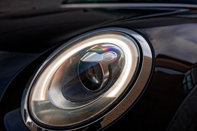 Mini COOPER Mini Cabrio 1.5 Automaat H/K geluidsintallatie, 17" M velgen, Leer/Stof sportoelen