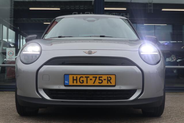 Mini COOPER Mini E Essential XS 40.7 kWh | Nieuw!