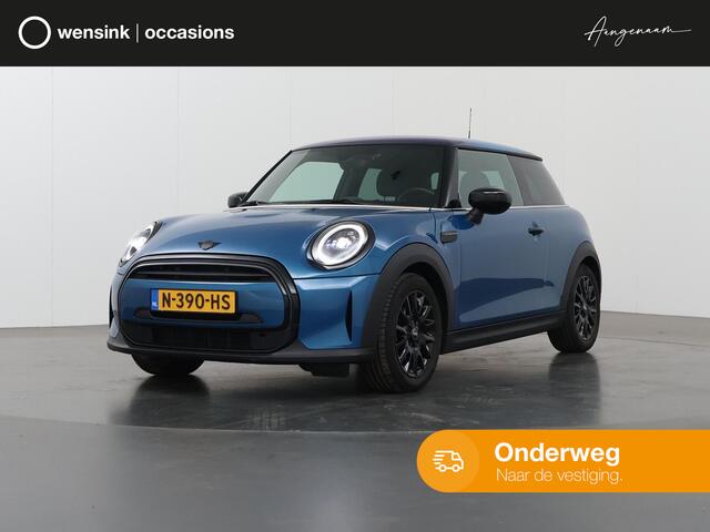 Mini COOPER Mini 1.5 Business Edition | Groot Navigatie | Sportstoelen | Climate Control | Union Jack achterlichten | LED | Apple CarPlay/Android Auto | DAB |