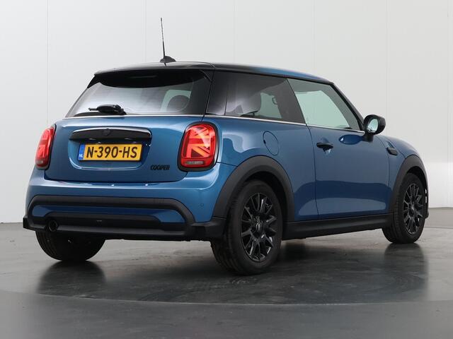 Mini COOPER Mini 1.5 Business Edition | Groot Navigatie | Sportstoelen | Climate Control | Union Jack achterlichten | LED | Apple CarPlay/Android Auto | DAB |