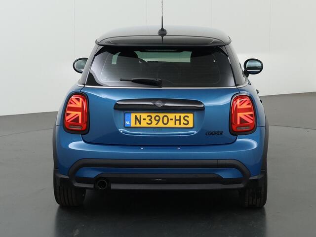 Mini COOPER Mini 1.5 Business Edition | Groot Navigatie | Sportstoelen | Climate Control | Union Jack achterlichten | LED | Apple CarPlay/Android Auto | DAB |