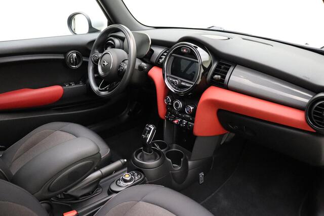 Mini COOPER Mini Cabrio 1.5 Automaat | Navigatie | Automatisch te openen dak | Camera | Stoelverwarming | Weinig kilometers | Lichtmetalen velgen